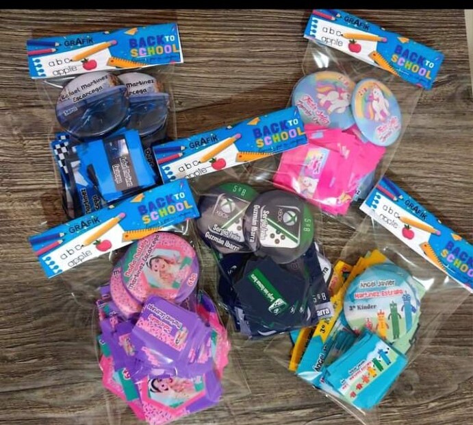 Etiquetas escolares personalizadas listas para regreso a clases